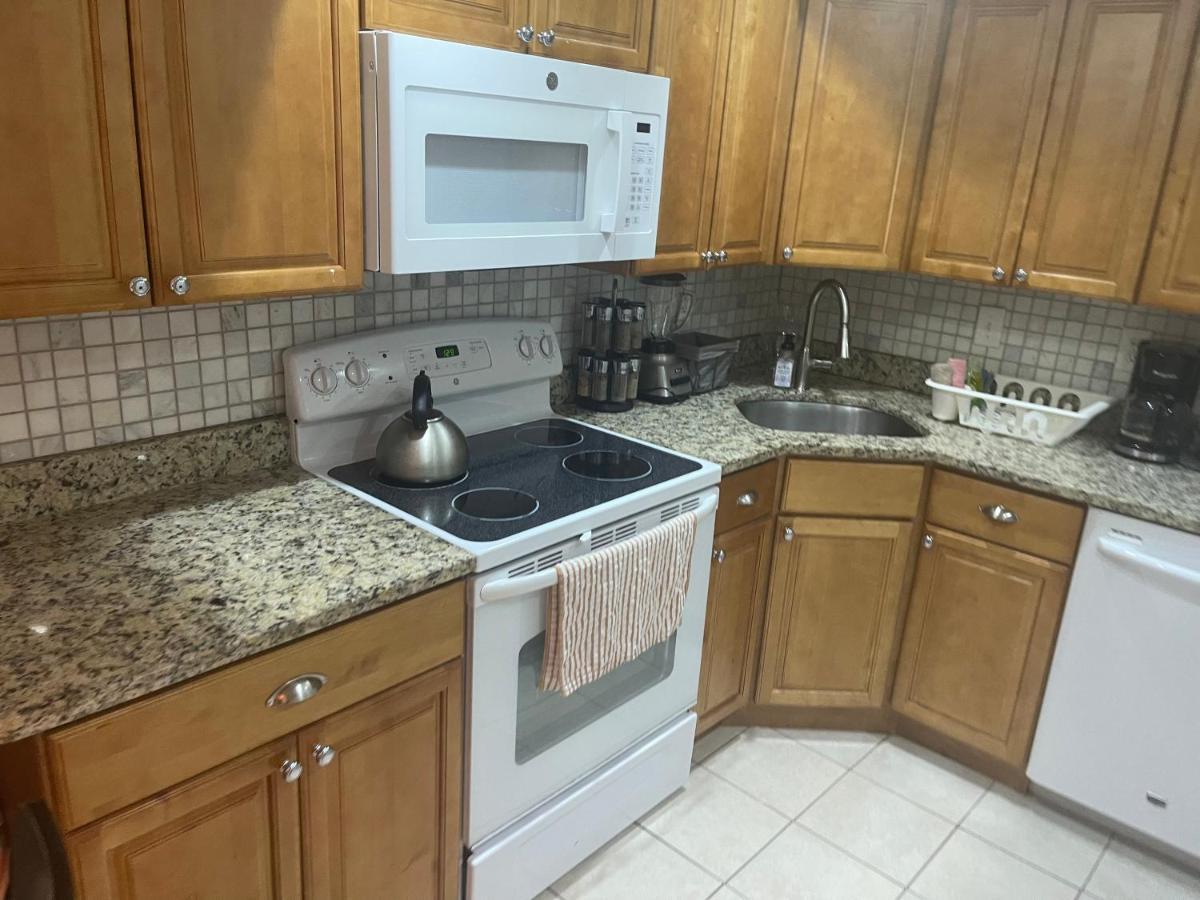 Comfy Basement Home 2 Bdrm1Den 3Queen Beds Distrito de Colúmbia Exterior foto