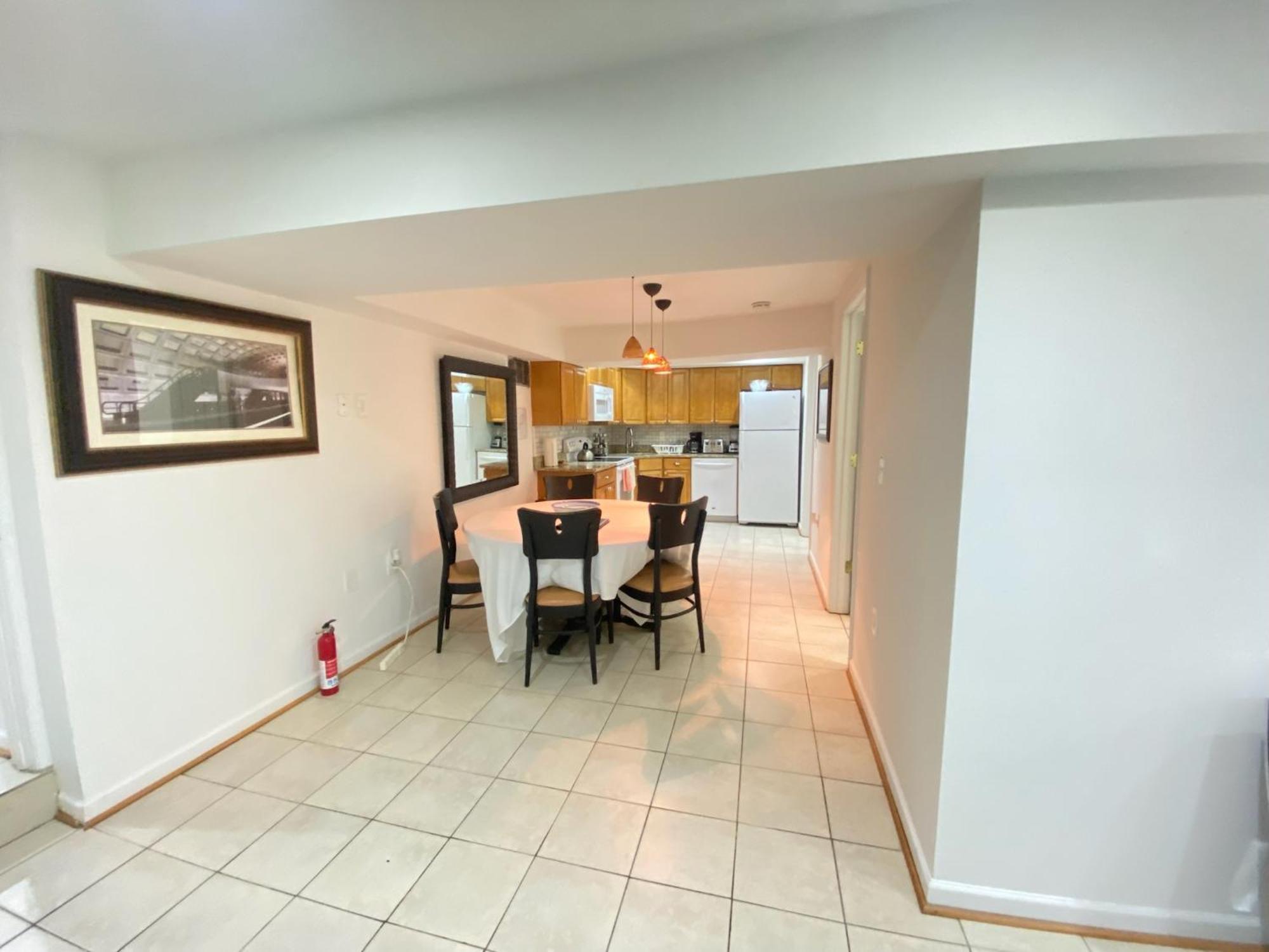 Comfy Basement Home 2 Bdrm1Den 3Queen Beds Distrito de Colúmbia Exterior foto